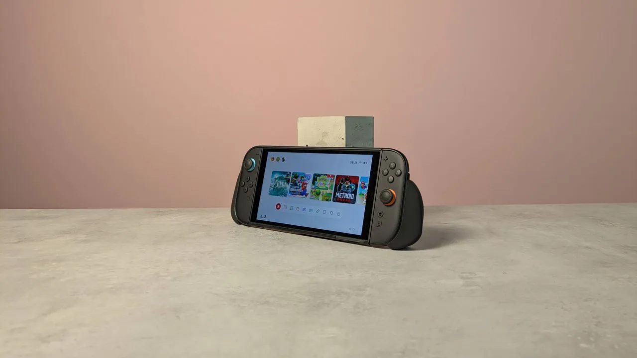 Ettől most már nehéz lenne kézben játszani: ez a Switch 2 markolatvédő megkímélheti a nyakadat, és akár a konzolt is óvhatja